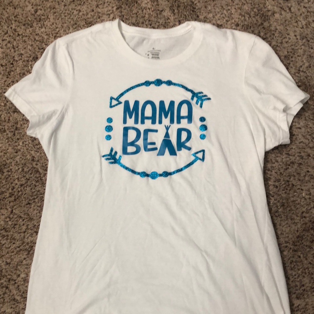 VGUC Mama Bear tee. Sz large